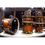 DW Collector's Honey To Ebony Gold Hardware SSC Maple 7 Piece Drumset