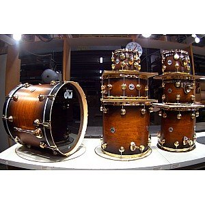 DW Collector s Honey To Ebony Gold Hardware SSC Maple 7 Piece Drumset
