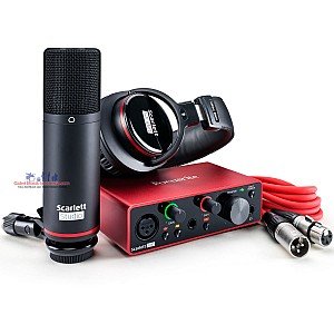 Focusrite Scarlett Solo Studio Recording Bundle (3rd Gen)