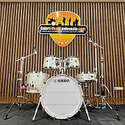 Yamaha Absolute Hybrid Maple PWH 5 Piece Drum Set with Hardware, Polar White