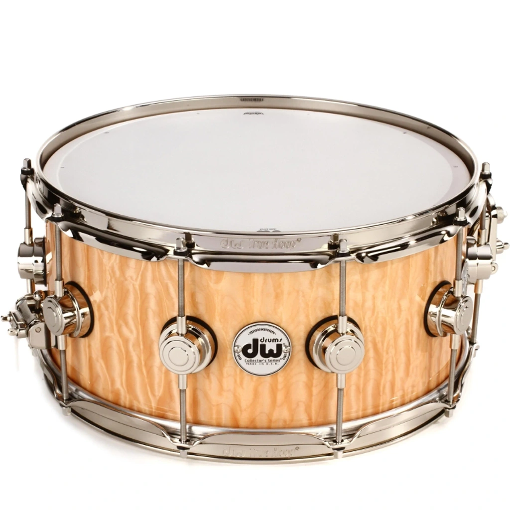 DCESC6514SCXXXX DW Collector's DCESC6514SCXXXX SSC 14×6.5 inch Exotic Snare Drum, ESC Natural Lacquer Over Quilted Maple - Gambar 1