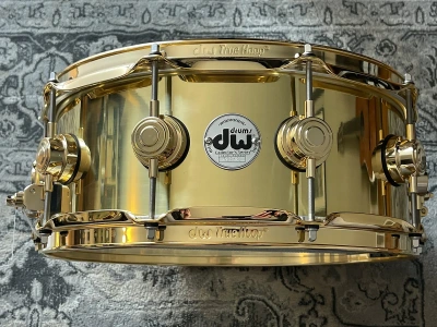 DW Collector's DCMR36514SGX713 Polished Brass 14x6.5 inch Snare Drum with Gold Hardware - Gambar 3
